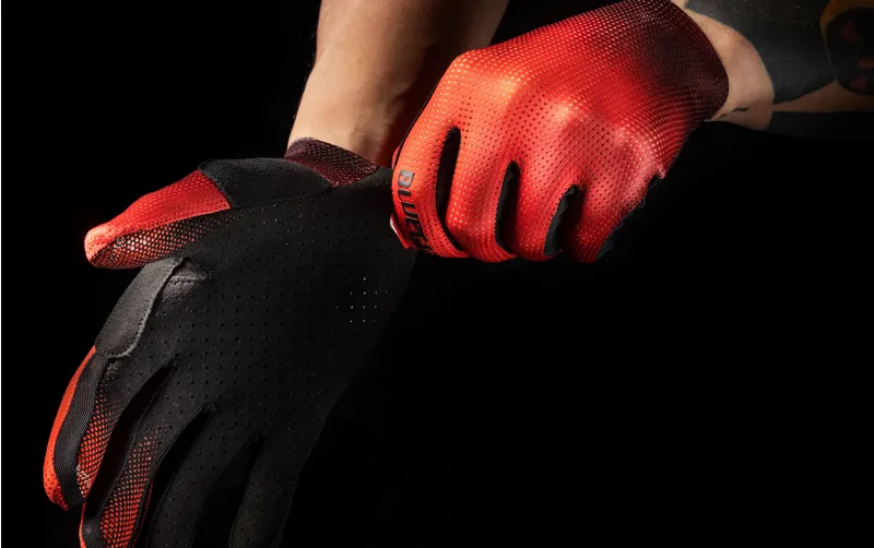 Bluegrass Blusgrass Vapor Lite Long Finger Gloves - Red 1 Bluegrass Blusgrass Vapor Lite Long Finger Gloves - Red