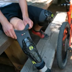 G-Form Pro-X3 Knee Guard - SMU Titanium -Sportfu Bike Gear Shop 6 103