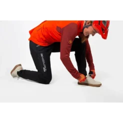 Endura MT500 Freezing Point Women's Trouser - Black -Sportfu Bike Gear Shop 6 476