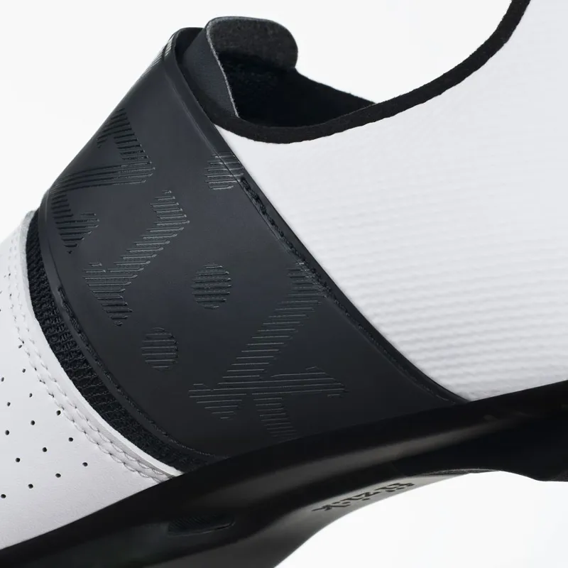 Fizik Vento Infinito Carbon 2 Road Shoes - White/Black 8 Fizik Vento Infinito Carbon 2 Road Shoes - White/Black - Image 8