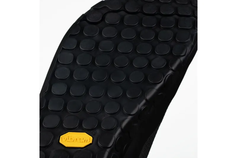 Fizik Gravita Versor Flat MTB Shoes - Black 6 Fizik Gravita Versor Flat MTB Shoes - Black - Image 6