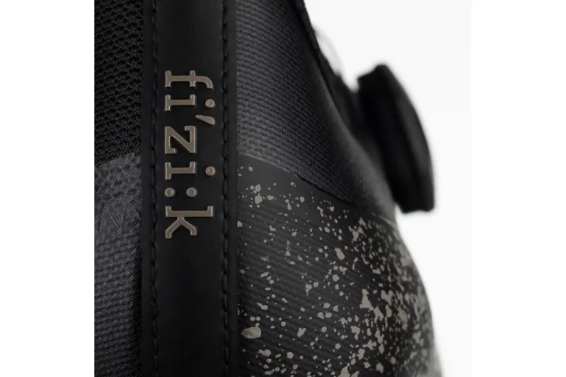 Fizik R4 Tempo Overcurve Wide Road Shoes - Classique 6 Fizik R4 Tempo Overcurve Wide Road Shoes - Classique - Image 6