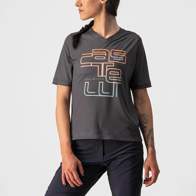 Castelli Trail Tech Women's Technical T-Shirt - Coral Flash 4 Castelli Trail Tech Women's Technical T-Shirt - Coral Flash - Image 4