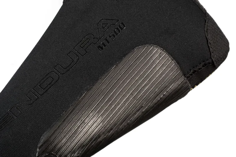 Endura MT500 Overshoe - Black 3 Endura MT500 Overshoe - Black - Image 3