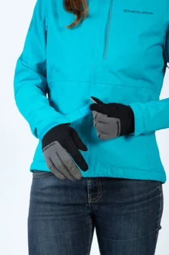 Endura Hummvee Waterproof Women's Hooded Jacket - Pacific Blue 15 Endura Hummvee Waterproof Women's Hooded Jacket - Pacific Blue -Sportfu Bike Gear Shop E9168BPP 7 4