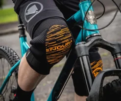 Endura SingleTrack II Knee Protectors - Tangerine